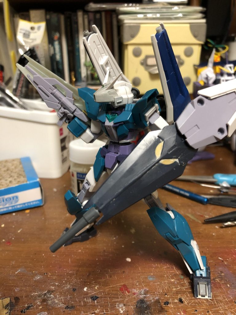 ## ミキシングスタート！

　ほかのプラネッツシステムと同じように変更点はバックパックと脛と靴と肩とアンテナの5点。
　それ以外はカラーチェンジのみにしてあります。
　ただアンテナに関しては追加ではなく差し替え方式となってしまいました……(技量不足)