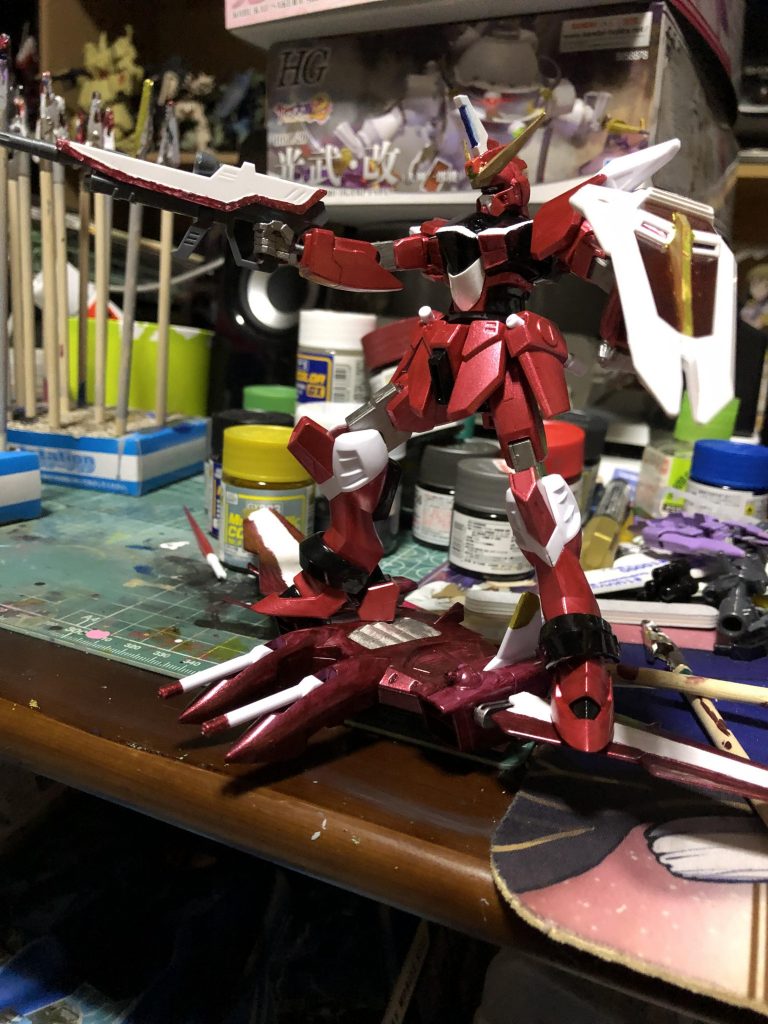 ファトゥム-00の上に乗ってる図