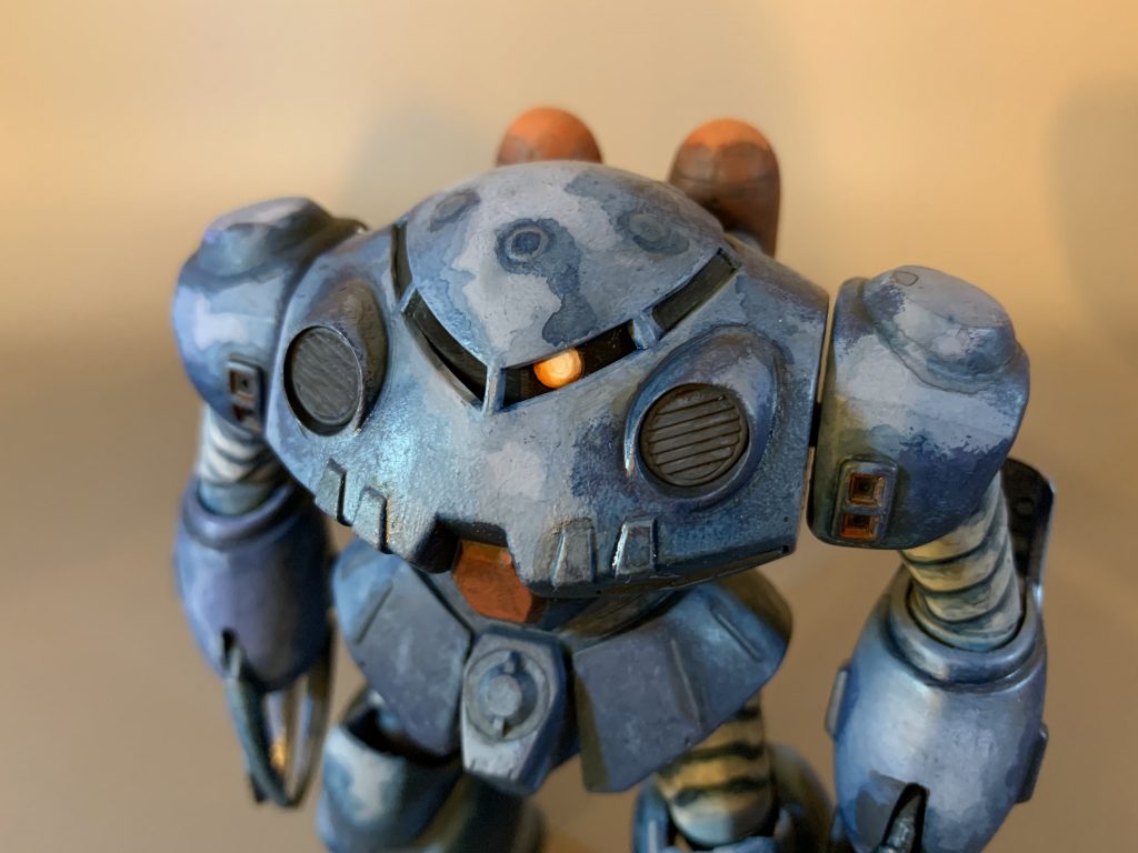 ミスターウェザリングカラーのシェードブルーを重ね塗り等しました。