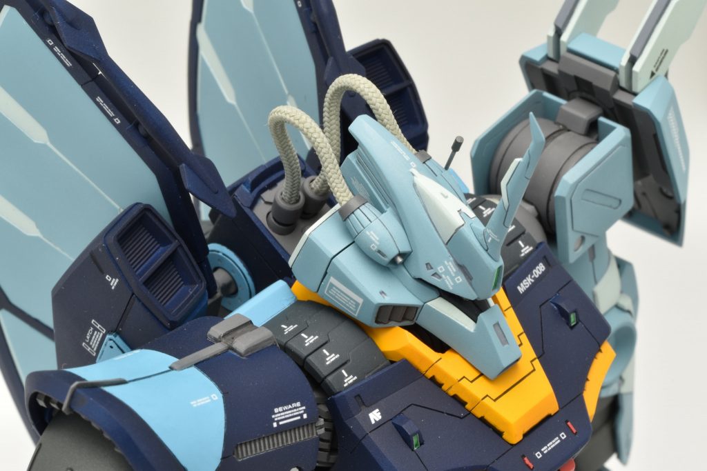 前上から。バックパックの動力パイプの基部は加工してます。