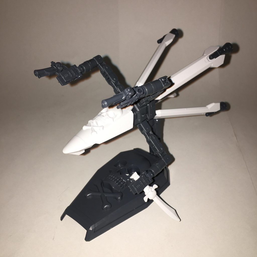 グラビティアームズ、正面。木星などの大きな重力での運用を想定した兵器群。普段は無人の牽引機に繋がれている。