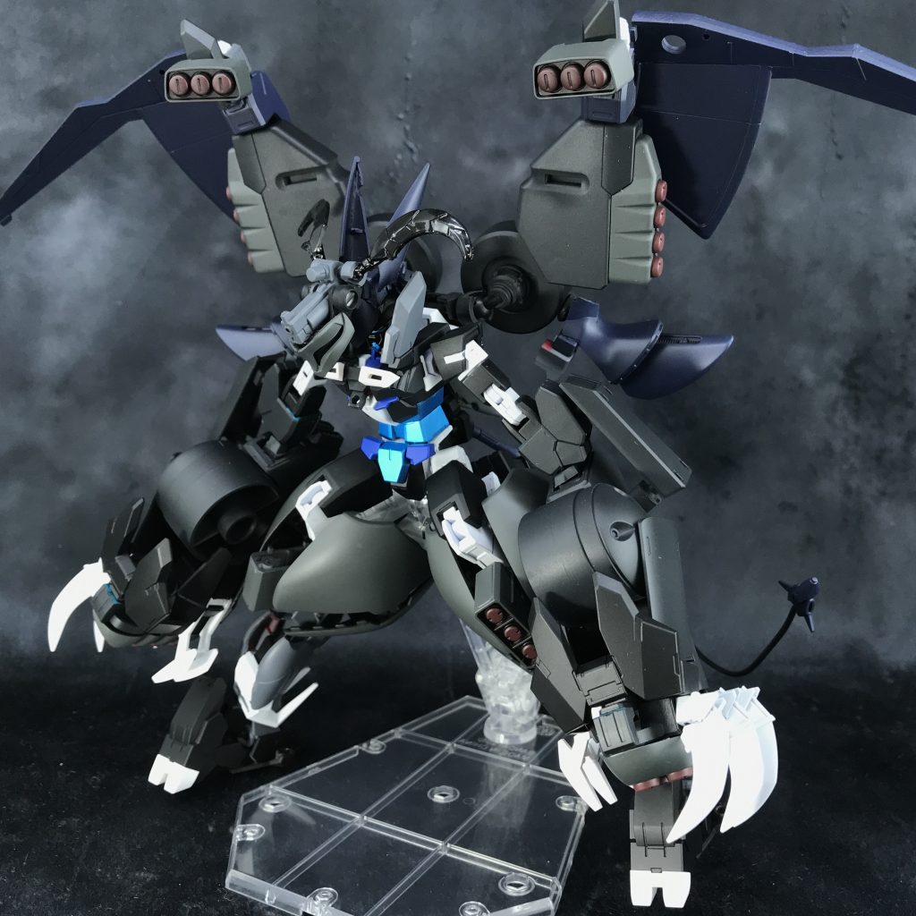 合体形態「ダークセレス」になります。
なんかこう、古典的な悪魔っぽい感じ。

セレス（ケレス）は火星-木星間の小惑星帯で最大の塊、準惑星です。今や冥王星と同格らしいです。
はい。わざわざ調べました。