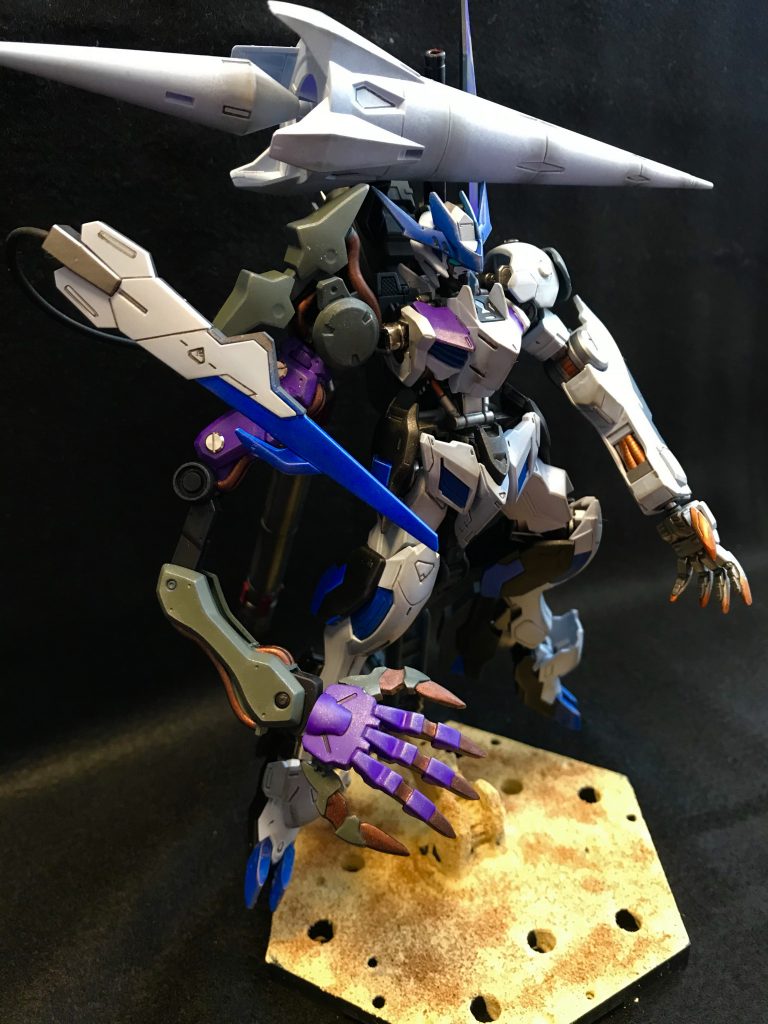 砂地っぽく塗装したアクションベースにセットして展示してます^_^