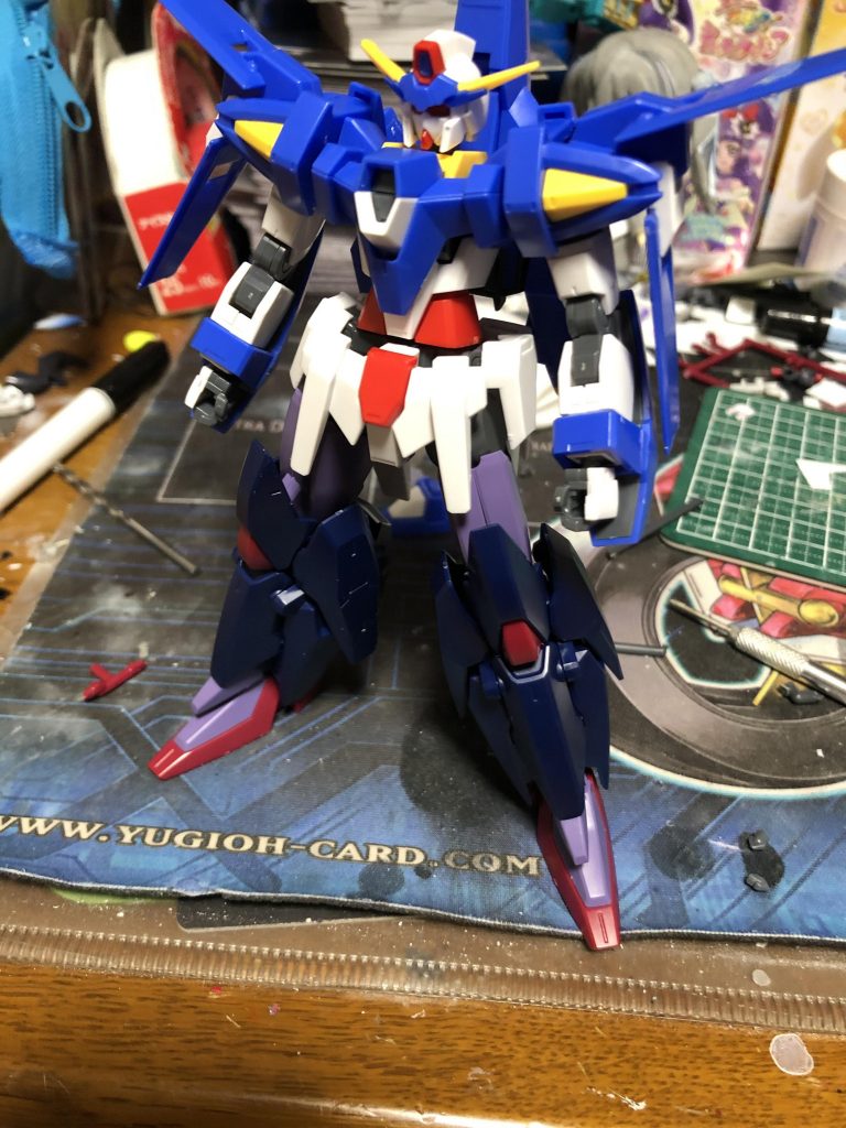 足はゼルトザームの物を使っております。
AGE3の足って太いは太いんですけど全体的なシルエットを考えると細く見えたんでこれにして正解でした。