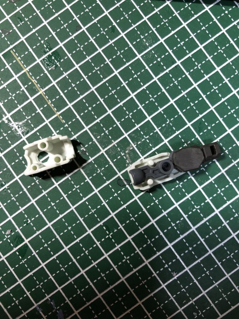 腕関節はジャスティスナイトとReviveガンダムの組み合わせ