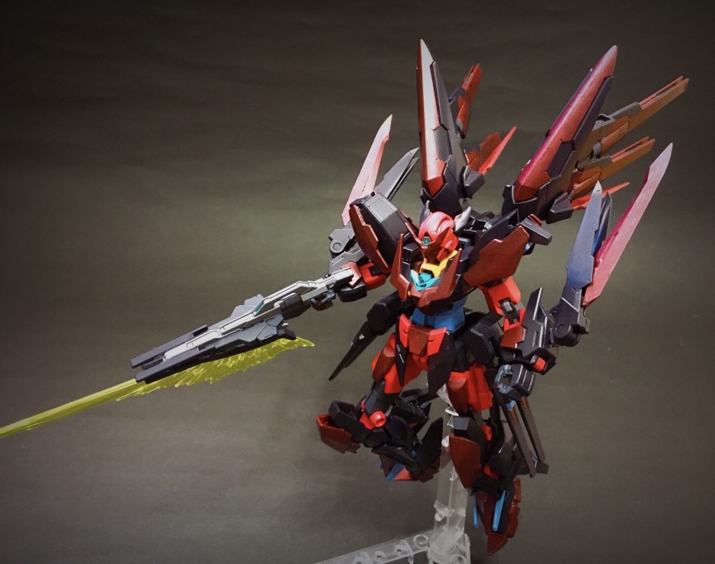 ウイングユニットは後方へ向けることで、さらに高速での移動を可能とする。