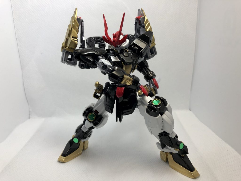 ガンダムヴィダールをベースにカスタムされた機体
豊富な武装は外され、武器は2本の刀のみとなっている