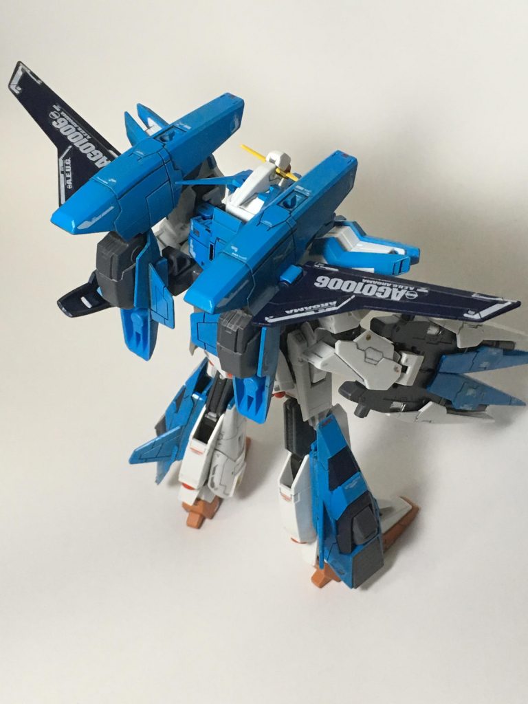 背面から。
デカールはRG Zガンダムに付属のリアリスティックデカールのみを使用しました。