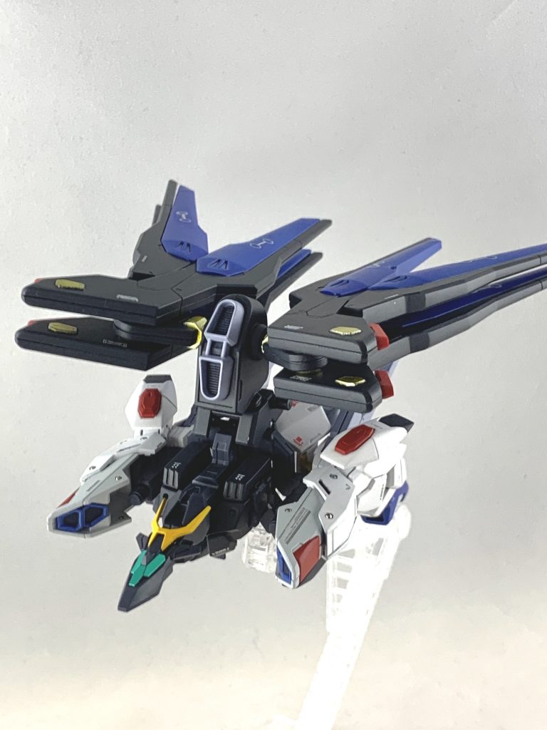 ファルマメントアーマー

ストライクフリーダムの外装とプラネッツシステムの共通パーツを組み合わせたアーマーです。