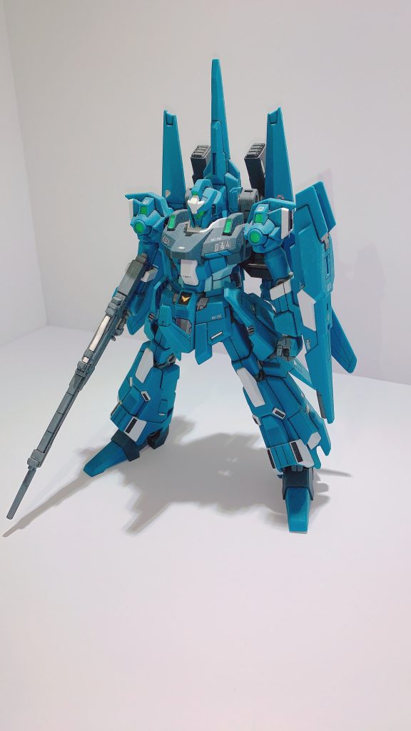 付属のデカールと一部、水転写デカールを使ってみました。
胸元のナンバーはコールサインがロメオ44ってつもりで44ですw