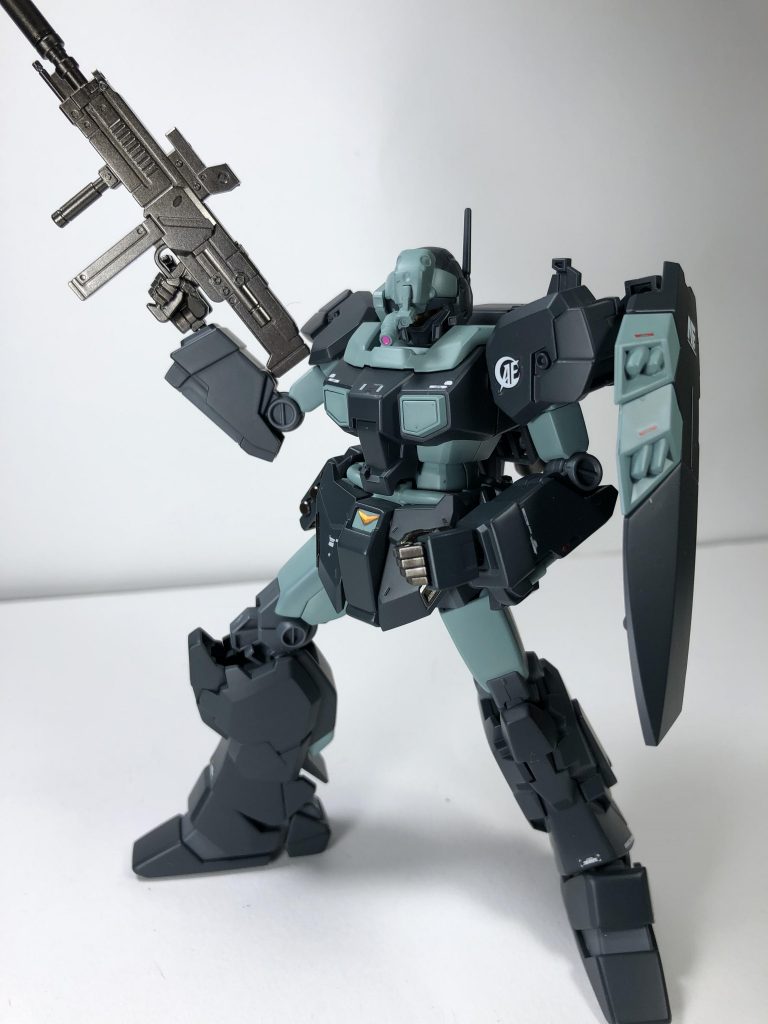 武器と指は友人に勧められたガンメタで塗装しました！

ジェスタ自体が暗めなのでシックな感じに仕上がりバランスが良いなと思います！