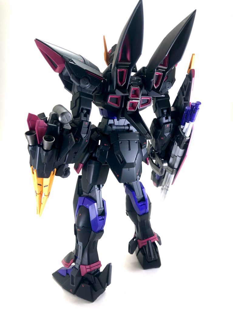 後ろのスラスター部分は、紫色から本体色に変更しています！