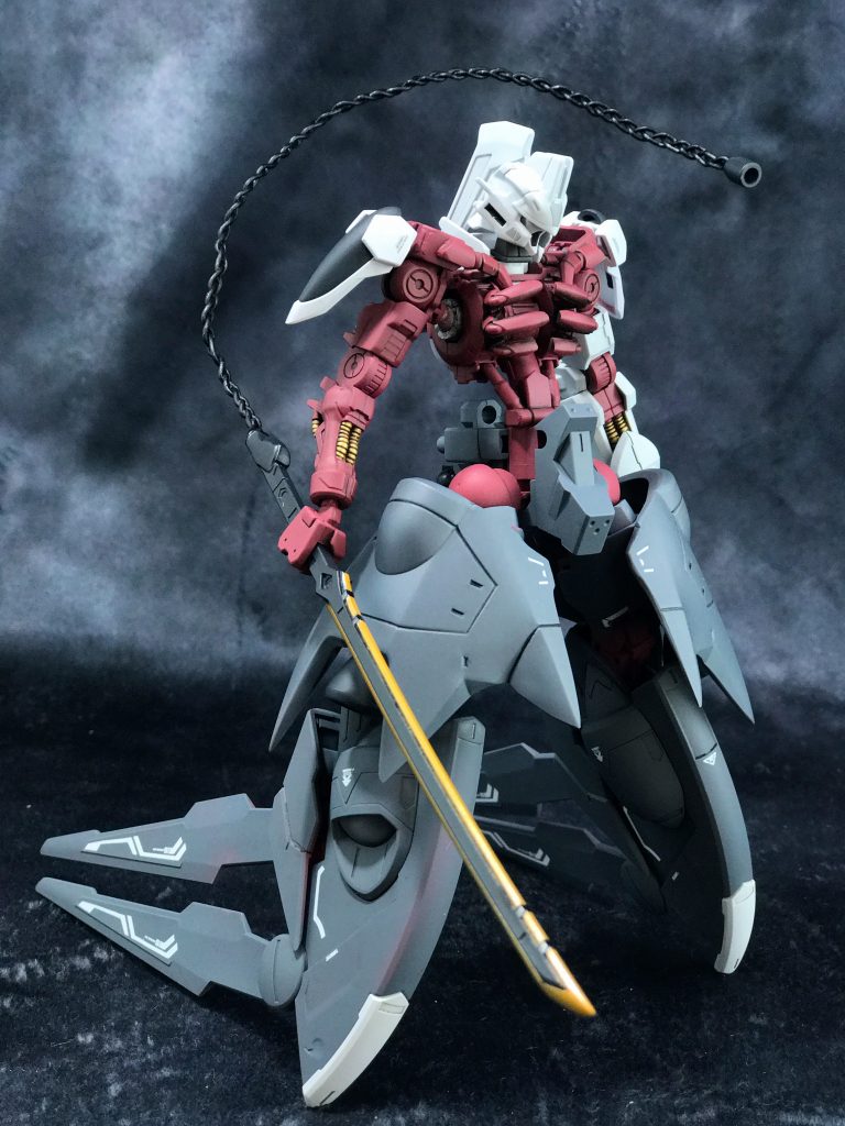 まずは「ガンダム斬魔」から。
モチーフはサムライ。鎧武者ではなく、上裸に乱れ袴な素浪人タイプのやつです。