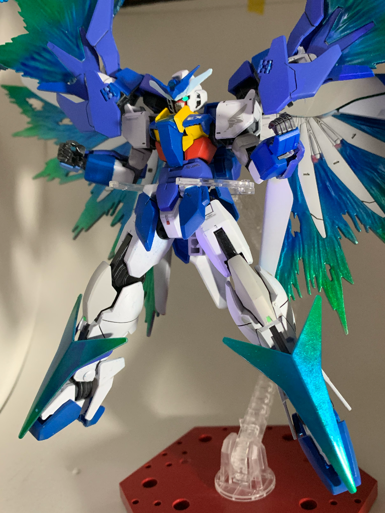 HIGHER THAN OVER DRIVE
スカイエクシードの高機動モード
スカイドライヴユニットとデスティニーの翼の粒子放出を極限まで高めた状態これにより大気圏を突破するほどの出力を出すことが可能となっており、名前のとおり空を超えることが出来る