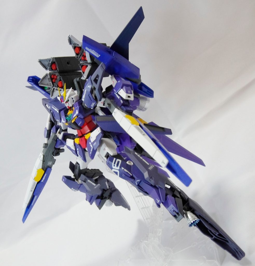 【アクション：ミサイルランチャー】
大型目標用の大型ミサイルと、MS迎撃用の小型ミサイルを装備。