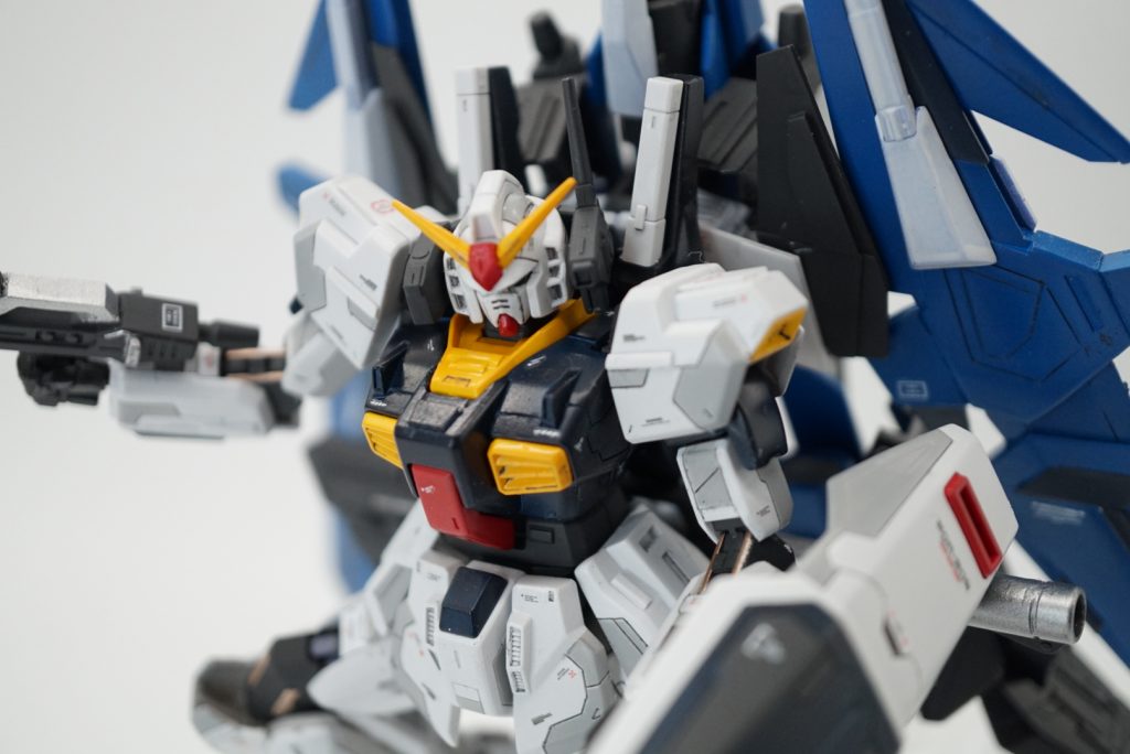 スジボリ楽しいですね
自己満足ですが、塗り分けで印象変えられるのですごく良いです。