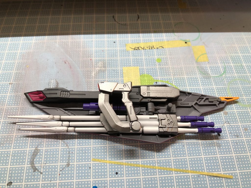 メイン武装のトリケロスの配色を1部変更しています！