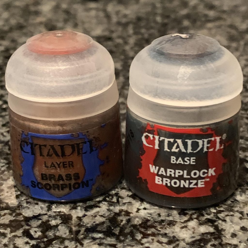 手脚フレームの動力パイプをシタデルカラーで塗装。こちらは乾燥も早く、今ではお気に入りの塗料です。