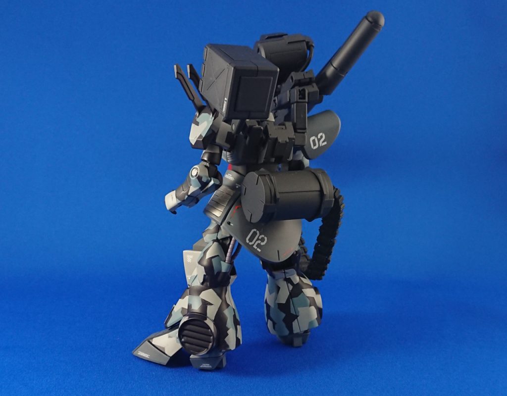 背部にもエネルギータンク(?)を増設。