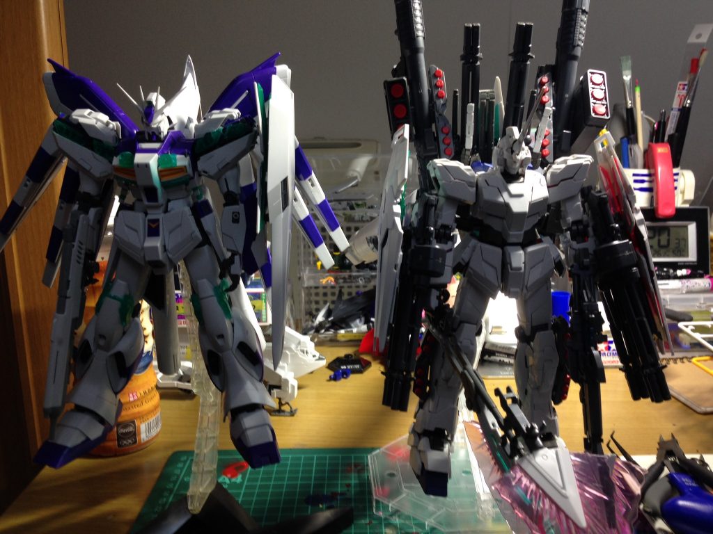 フルアーマーユニコーンガンダムと比較するとこんな感じ