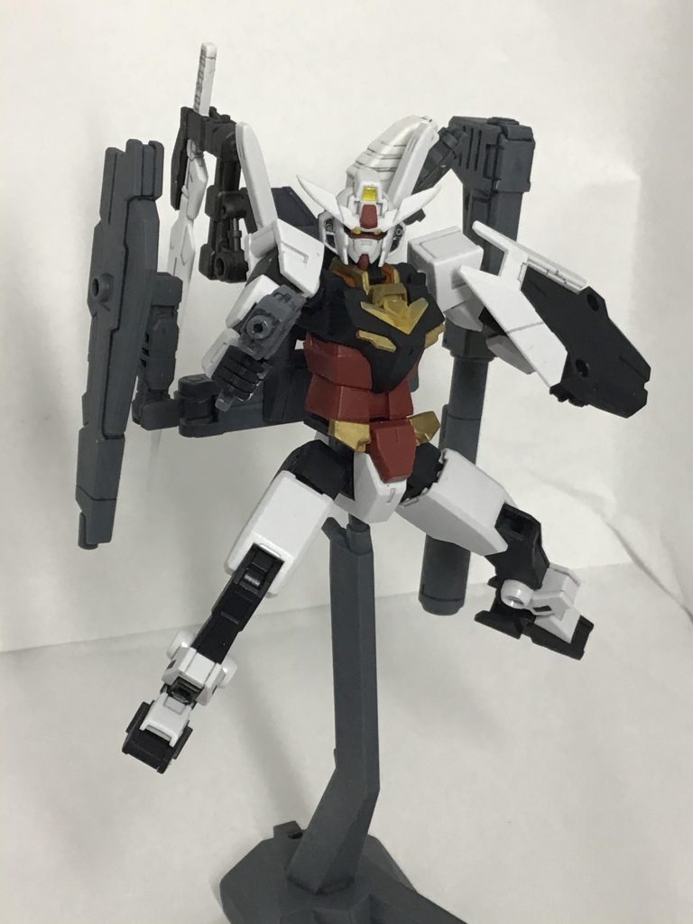 コアガンダム本体はリアルタイプカラーのキットを、アンテナを尖らせた以外はほぼそのまま使用。シールドも同様。ビームピストルはフェニーチェリナーシタの物を使用。