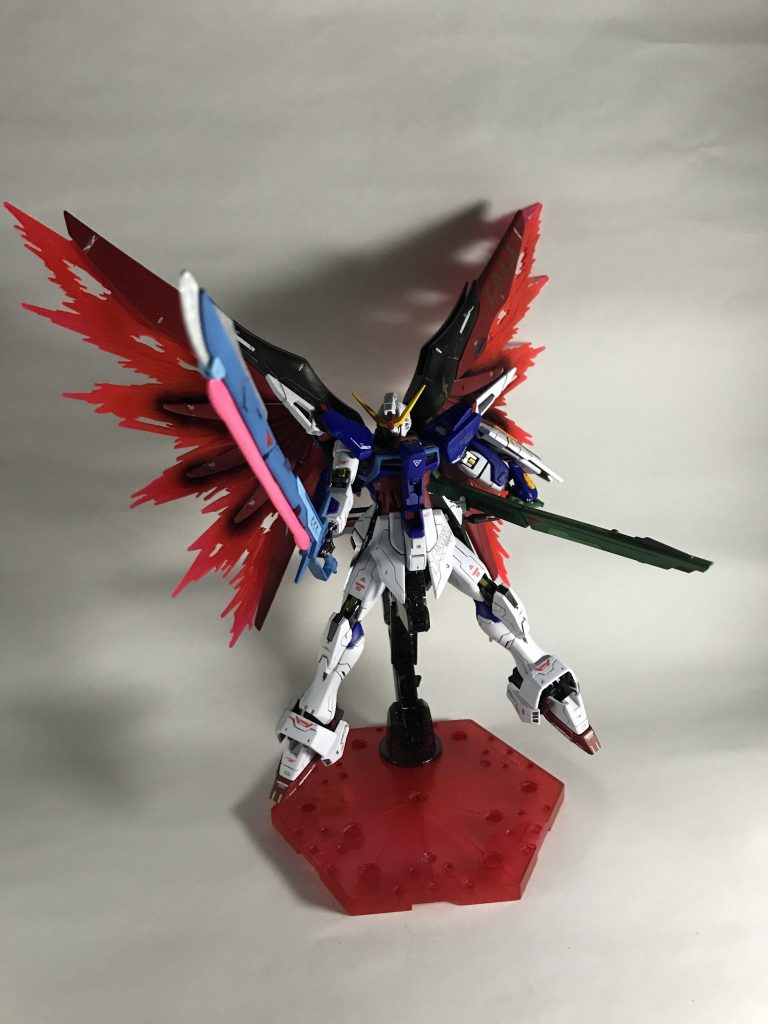 アロンダイトと名無し砲はシンプルに仕上げてますが、元の色が明るすぎたりでデスティニーとは合わないのでトーンめっちゃ下げてます。胸のラインの水色とも分けてあります。デスティニーって全距離対応型というか汎用機なのに大剣ブンブンしてるか顔面キャッチしてるイメージしかないですね。