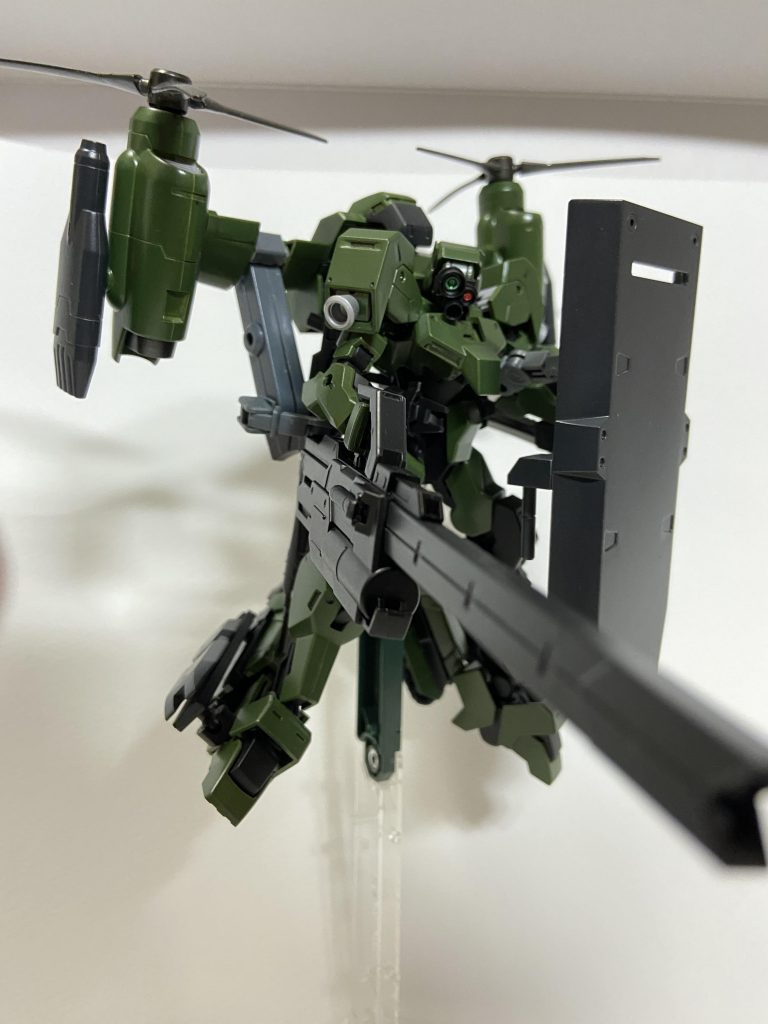 また頭部のターレットセンサーにより夜間・視界不良問わず遠距離での命中精度は高い