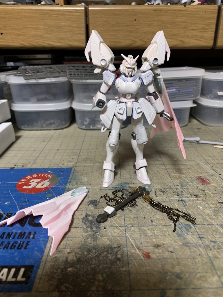 サフ吹き後に、手首を破損させてしまったので、両手首は丸々age2から流用いたしました。