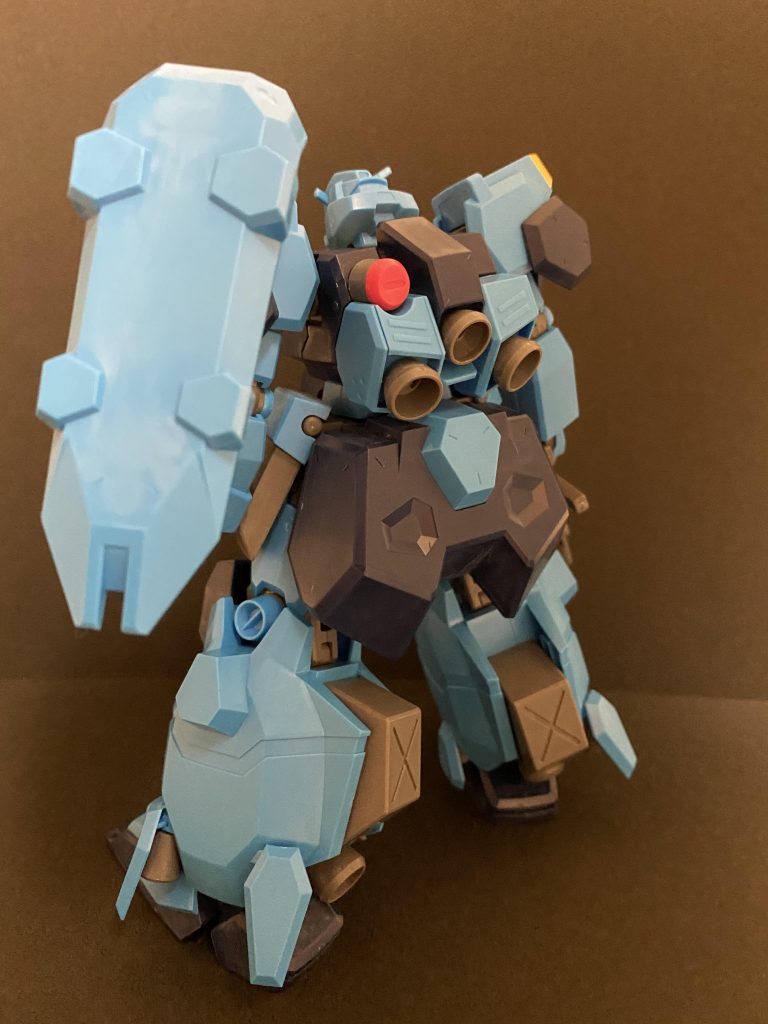 リアビュー。ところで、バックパックの左についてる、赤い丸いのは一体なんなのだろう…(UC版ではここからシールドが出てます)