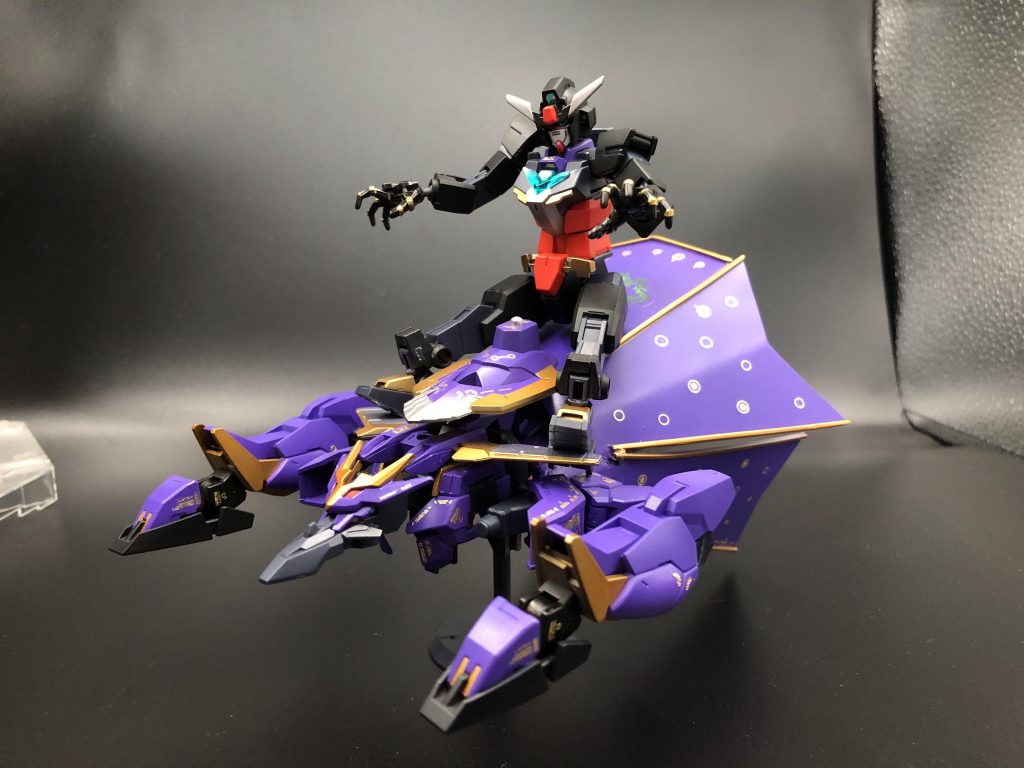 換装可能がテーマなので、少し弄りましたが…アーマーモードに変形可能です。
魔王…にするつもりはなかったんですが、タキシードを表現したくプラ板を用いるもスカートみたくなってしまった…w