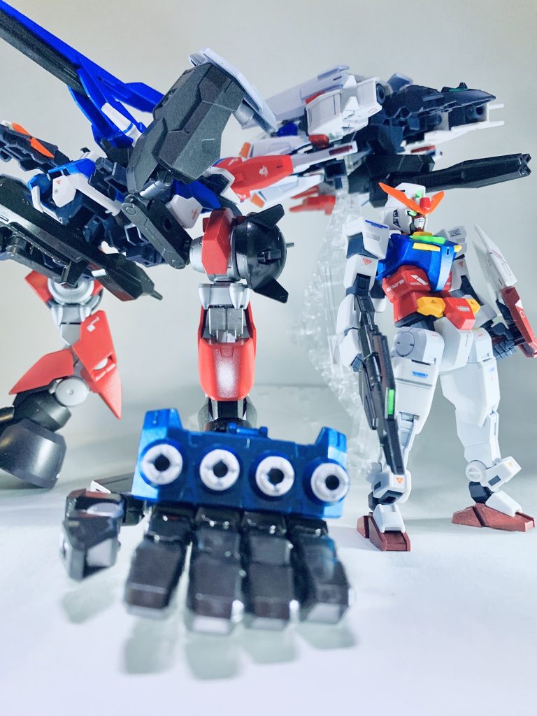 コアガンダムは初代ガンダムを意識して白を基調としたトリコロールカラーに仕上げました。