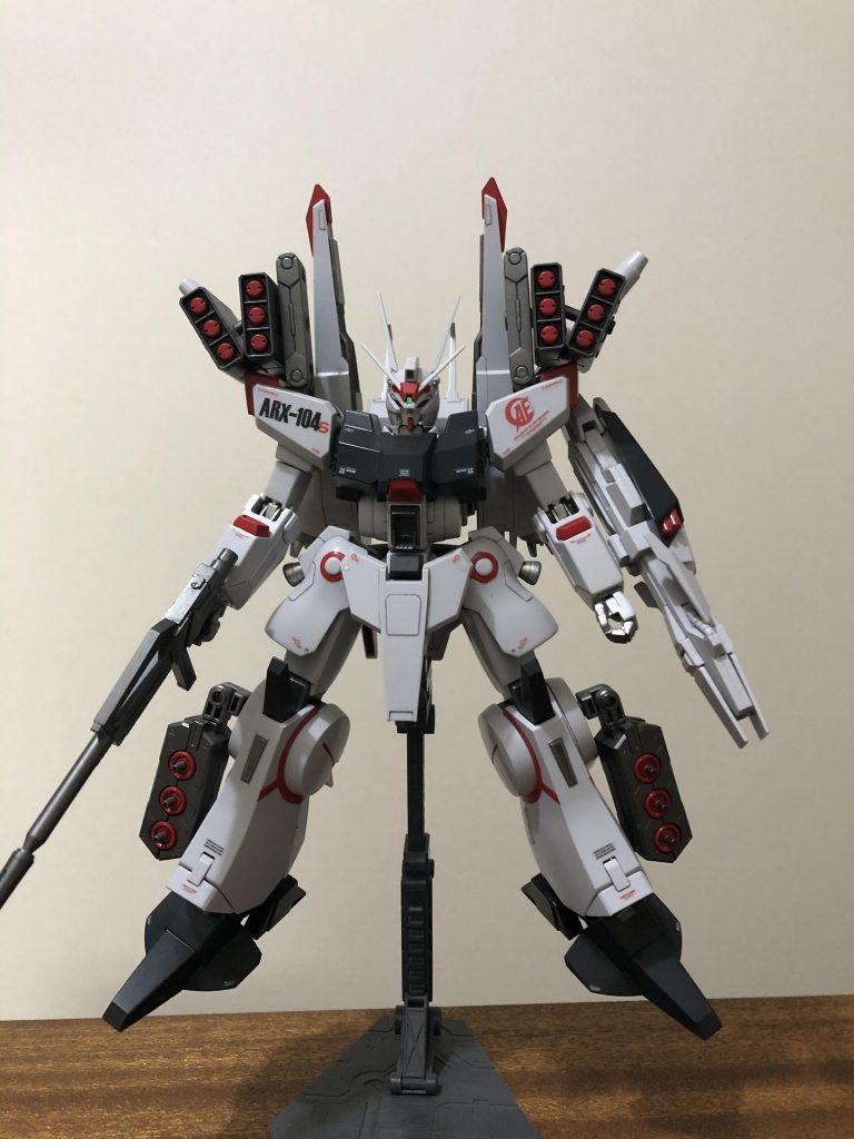 正面から
完成した後から気づいたのですが、ガンダムmk vほぼそのままになってしまいました。
