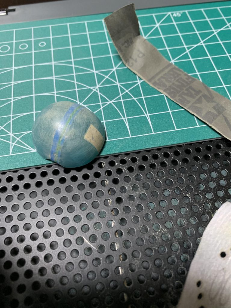 ヘルメットザクの頭に合うものがなかったのでジャンクから自作しました。