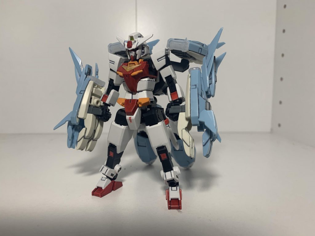 こんな感じでくっ付けます。名付けて『パワードコアガンダム』。小回りは利きにくいですが、より近接戦でのパワーがアップ！ビーム兵器もついた。やったねコアちゃん！