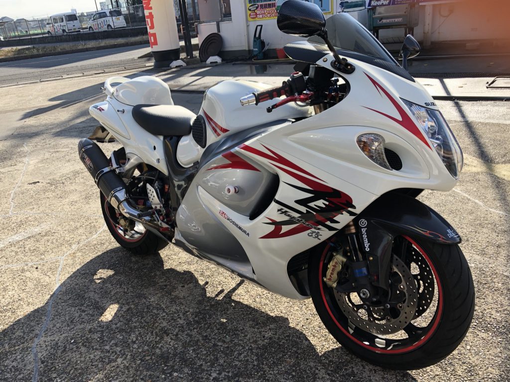 自分の愛車の配色をモチーフにしました