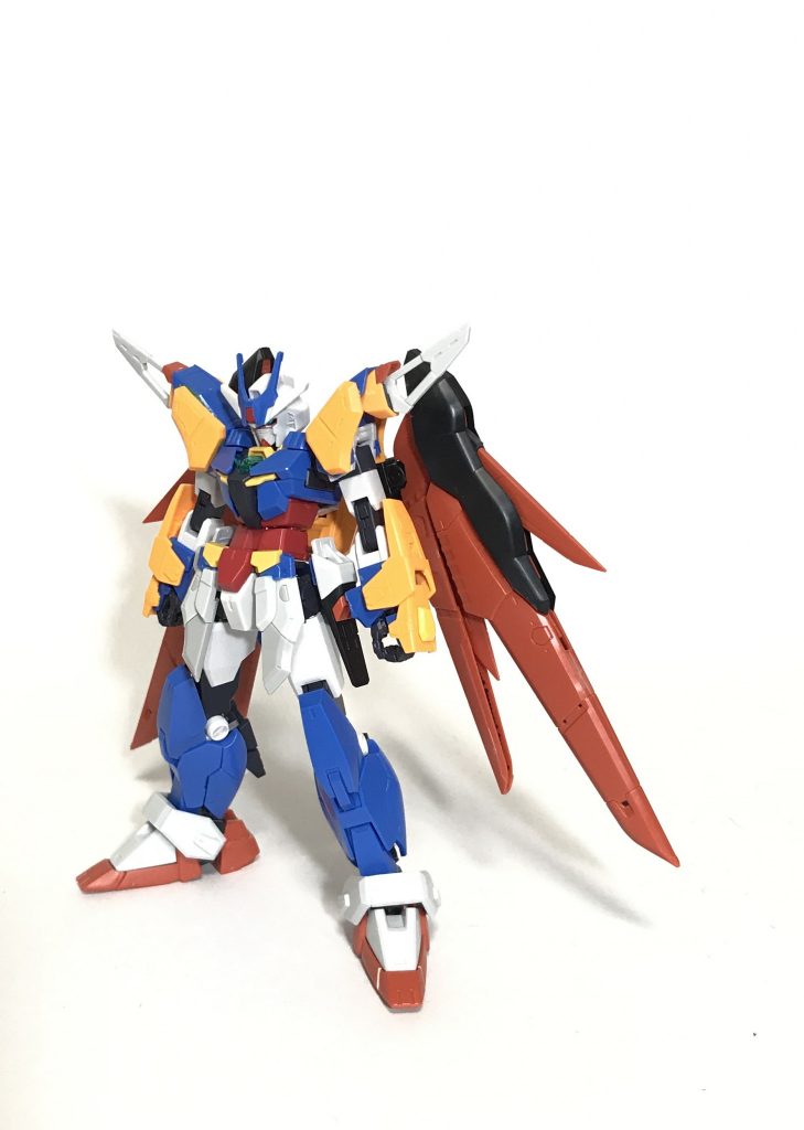オレンジの機体って何だろうと考えたところ、初めに思いついたのがハイネディスティニーでした。丁度RGが積んであったので採用しました。
まずは、さくっと1,2日でミキシング。
うん、悪くない。でも、もっとカッコよくしていこう!気になるとこ結構ある!
今回こだわるポイントはどう見てもディスティニー!にする事ではなく、あくまでアースリィガンダムにディスティニーアーマー的に上乗せする事。そういう意味では完成品は程よくアースリィが残っているのではないでしょうか。
