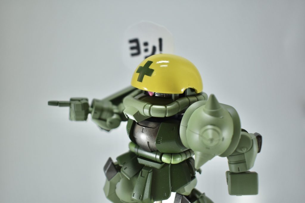 マスキングしてから塗装して十字マークも再現しました。