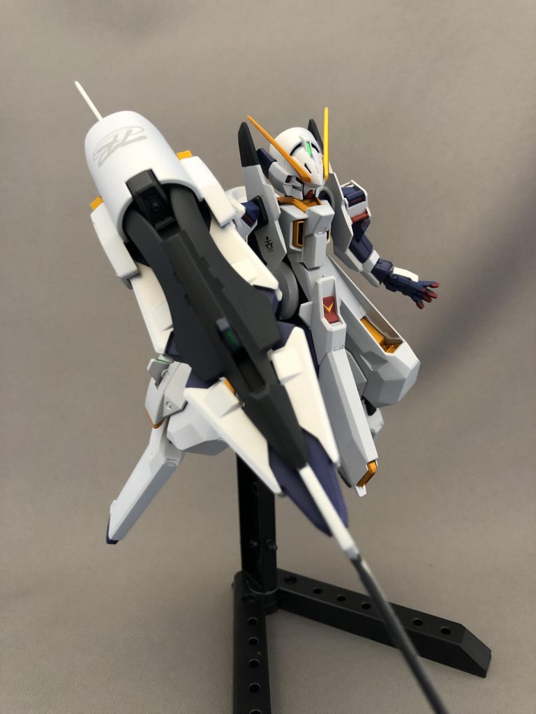 うすぼんやりと黄みがかっているのが反射光なんですが