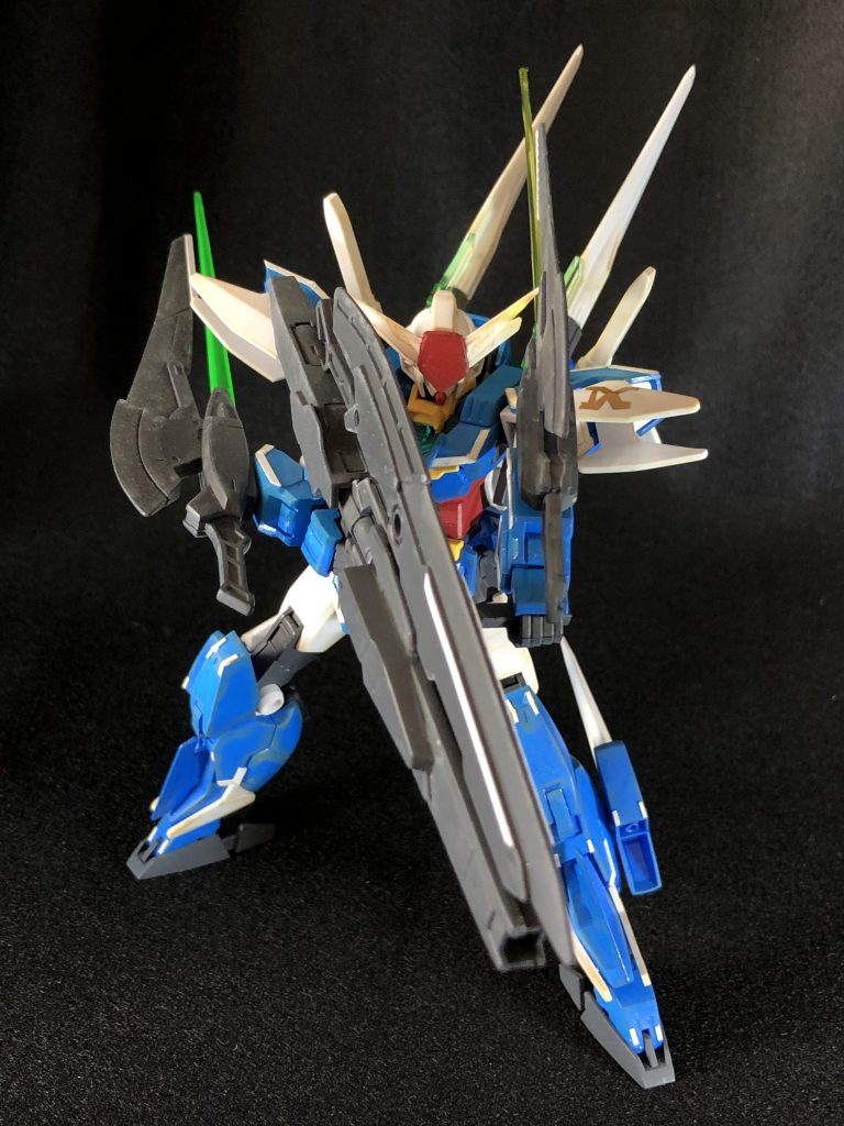 ビームバズーカによる射撃戦状態です
ヴィートルーのビームバズーカのため、本来はエネルギーチャージに時間がかかるところをヒートレヴソードをバッテリー代わりとして3射まではノータイムで撃つことができます
ただし、その後は数十秒のチャージが必要です(リライズ1話にあったチャージ時間の2倍をイメージ)