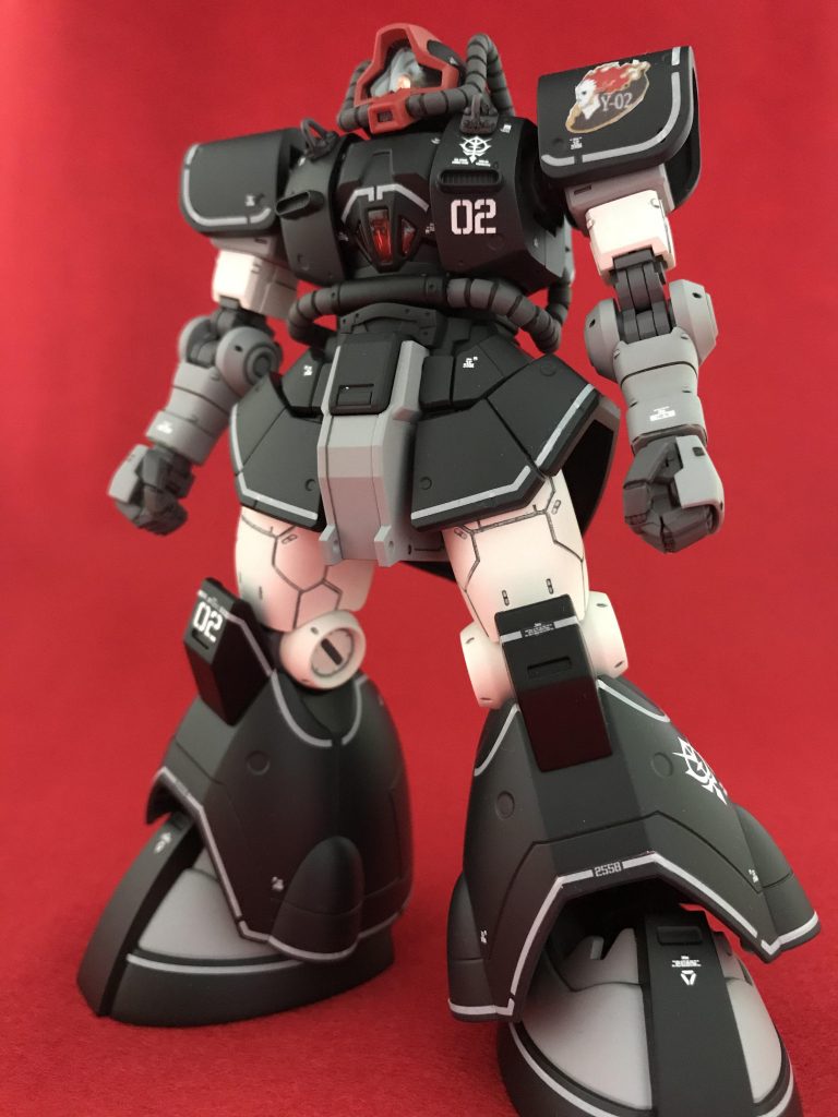 ガンダム THE ORIGINのキットはどれも素晴らしいキットだと思っていますが、このキットは上半身が少し貧弱に感じたので普段はプロポーションはいじらないのですが今回は横方向に幅増ししました。