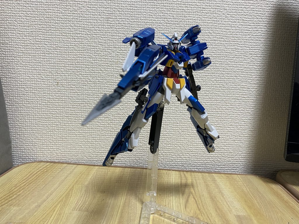 メイン武装は30Mの槍を流用して作った銛です。
射出用にリード線をさせる穴を開けてますがリード線を買ってないので現状です。