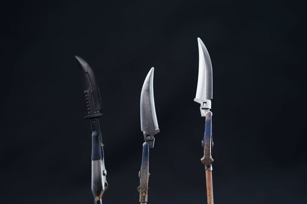 ## 金属色塗装
黒サフ→クレオス スーパーアイアン2を吹いていきました。
ここだけはツヤありクリアでコートしたので、完成後のいいアクセントになりましたね。