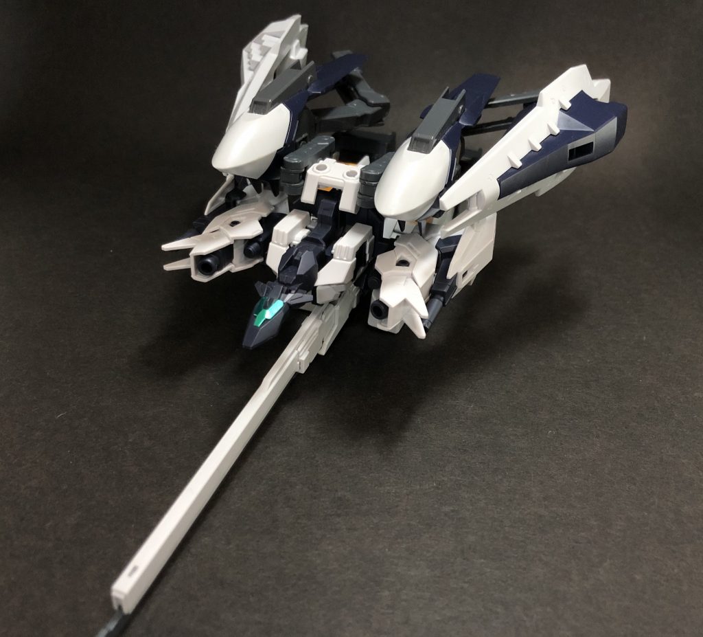 随伴機にして追加武装のフルドドアーマー。
ジュピターアーマーにHGUCフライルーのフルドドⅡのドラムフレームユニットや、ヘイズルの脚部等を盛っています。