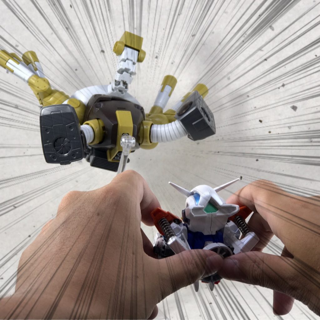 ## ソレスタルビー魂をシュート！！！
はい！そうですね！
*ビーダマンですね！*昔懐かしの！

「エクシアってビーダマンみたい」と割と聞く割には誰もつくらないので、ちょっとつくってみました。