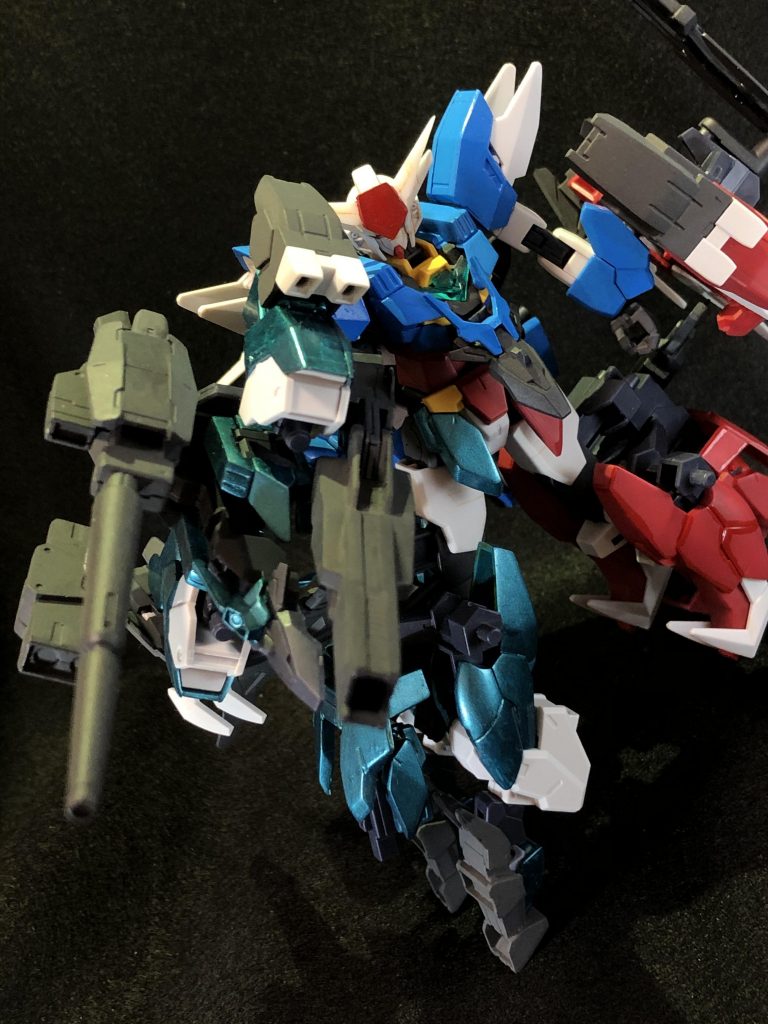 射撃ポージングです。
ランチャーx2、ビームキャノン、ビームバズーカを同時に発射できます。