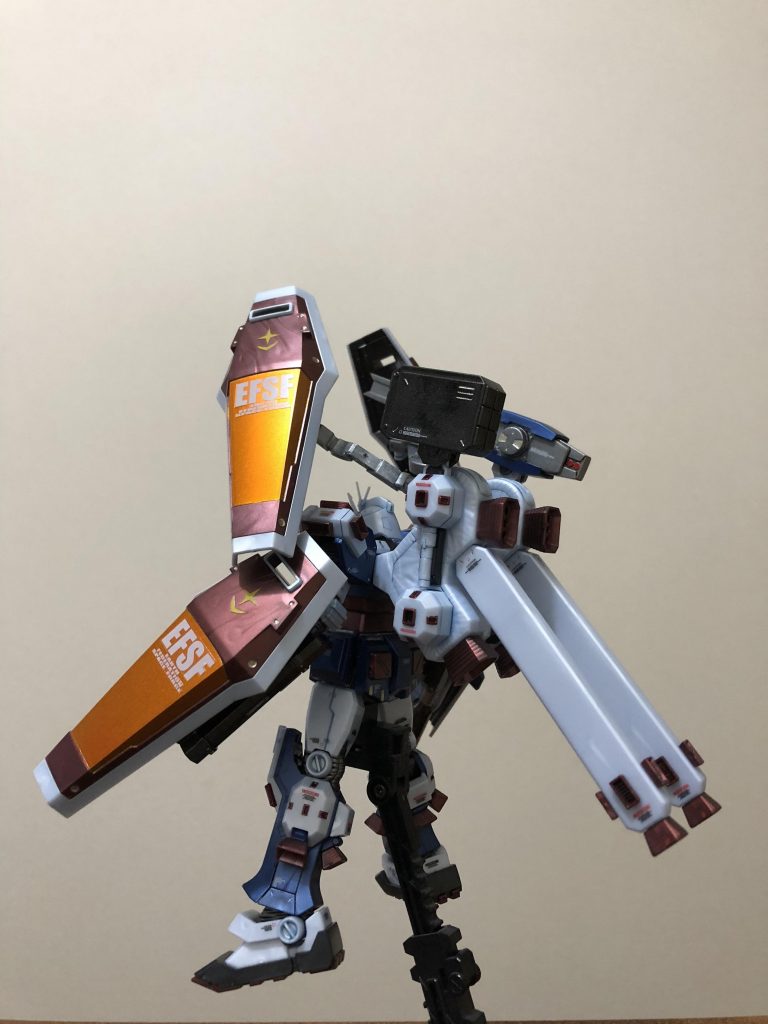 シールドのオレンジはキャンディー塗装です