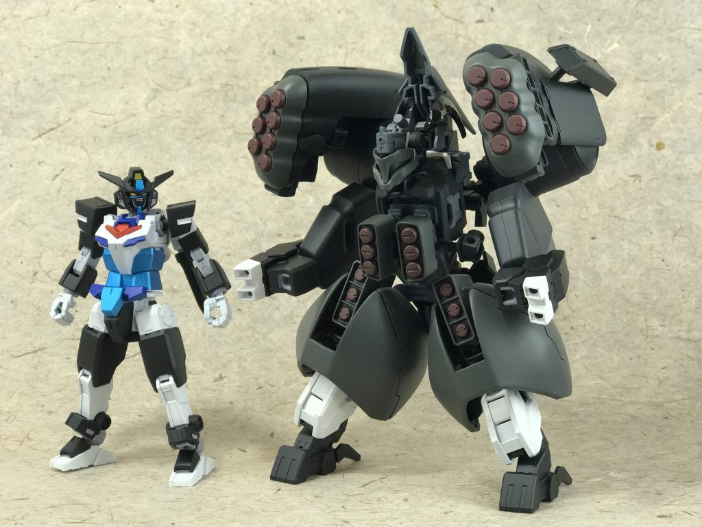 こちらはズサゴートアーマー。
各アーマーはモチーフのMSっぽくなるようにしてみました。

アーマー単独でもミサイルは撃てます。でも精度は落ちる…というか落ちてくれないと、コアガンダムの存在意義に関わります。