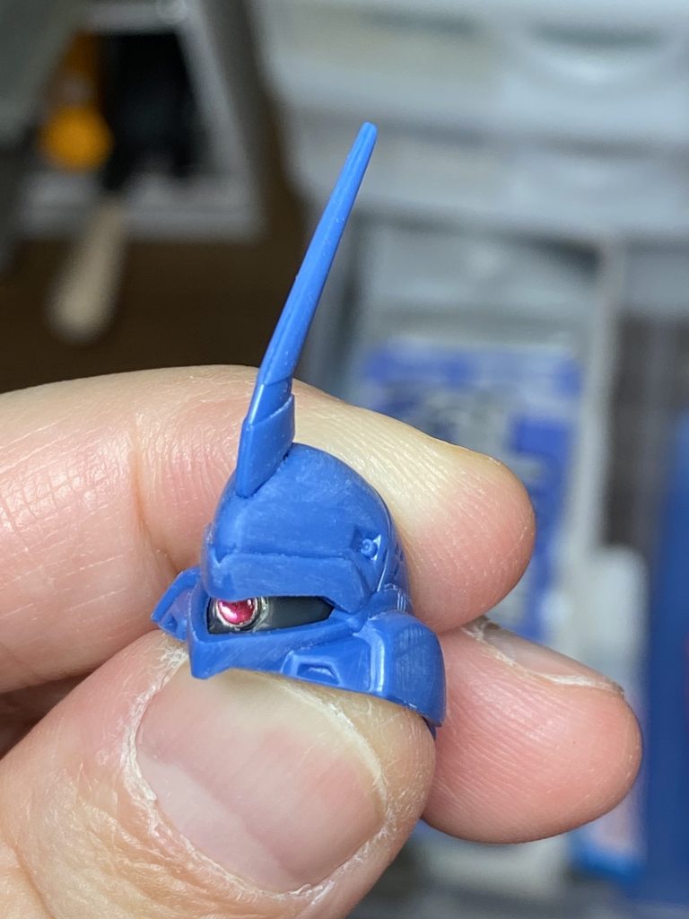 HアイズとSPプレートでモノアイを加工。
個人的にですがHアイズは小さめの方がキリッとしますね。
大きすぎるとつぶらな瞳になっちゃう気がします。