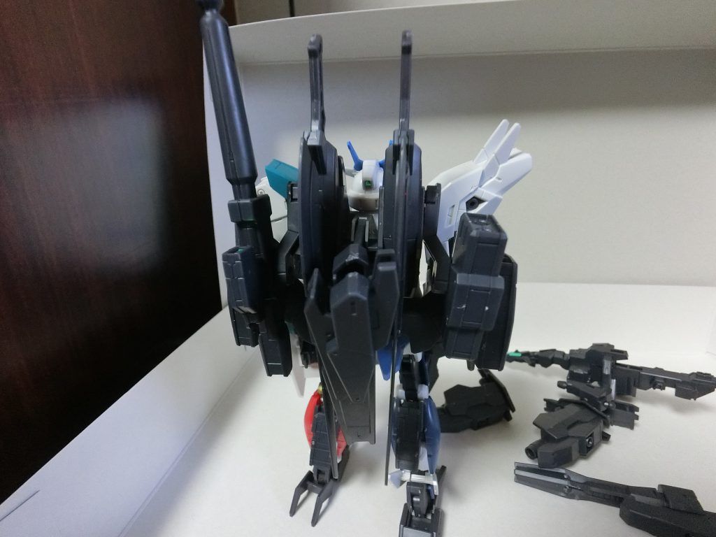 後ろ。これを見てわかると思うが、何も支えなくてもこけないのでありがたい。