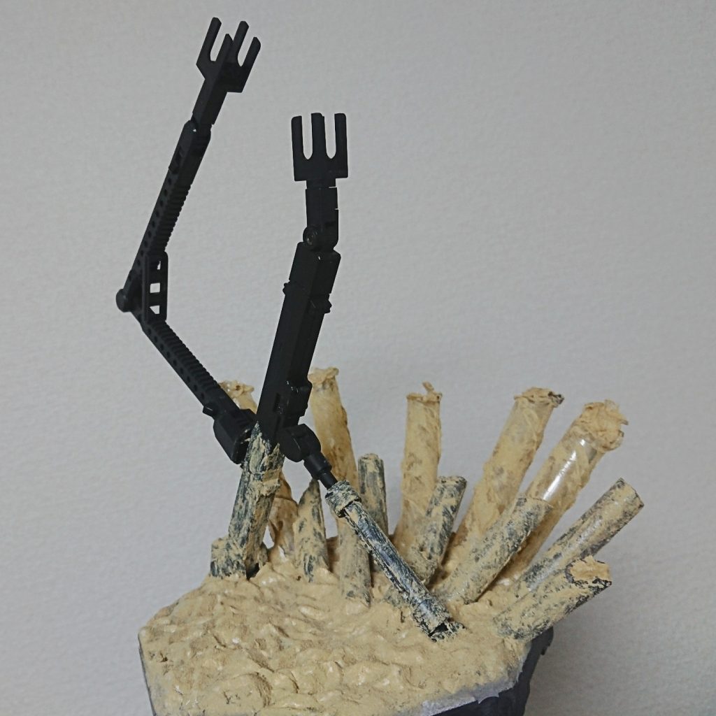 台座は落ち着いた感じにしたいと思い、凍った台地をイメージしました。